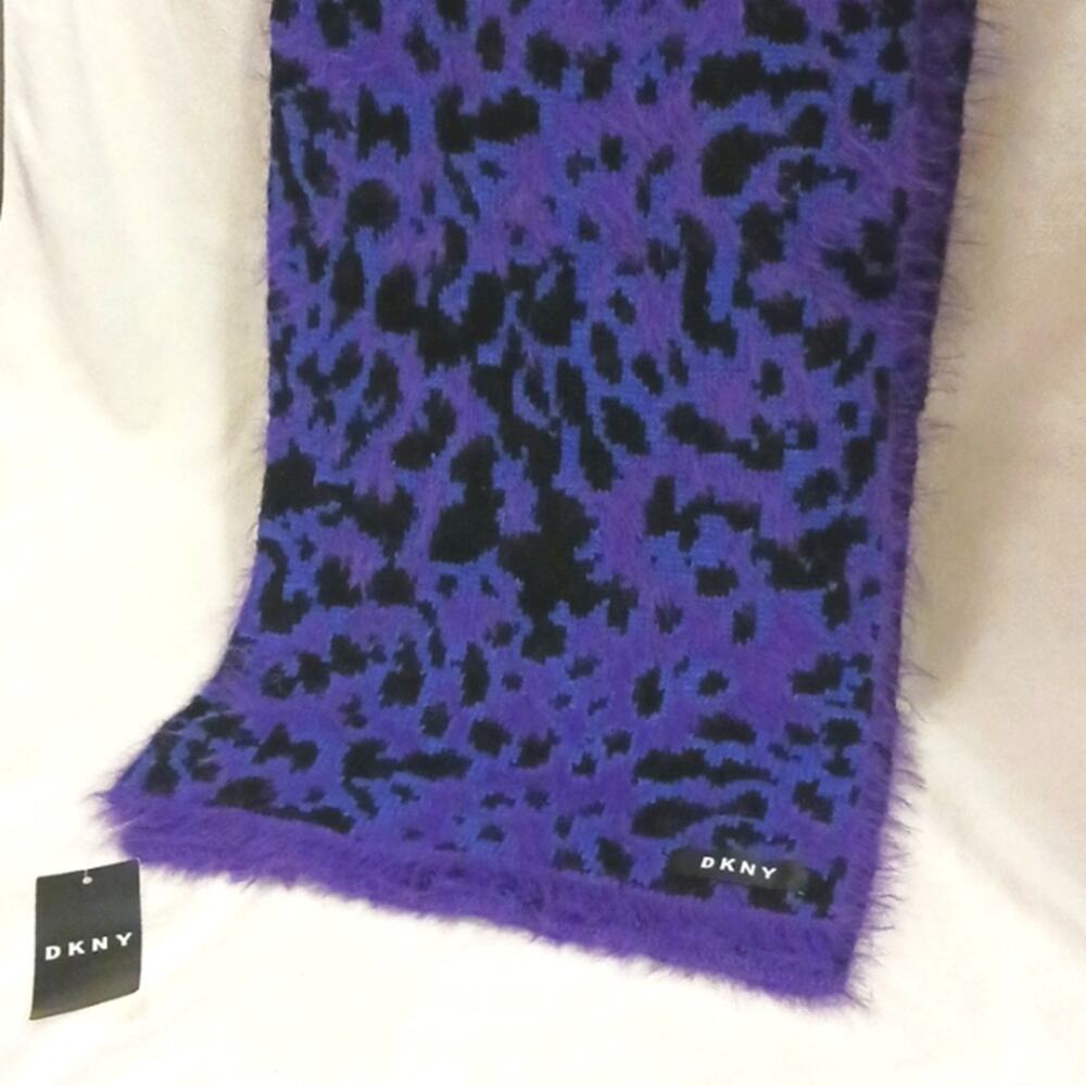NEW‎ WITH TAG DKNY Scarf PURPLE Leopard Print Plush Fuzzy Fluffy Warm Long Scarf
